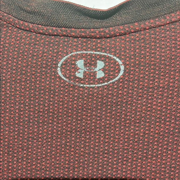 Under Armour Red large Short Sleeve Tee - Picture 3 of 5